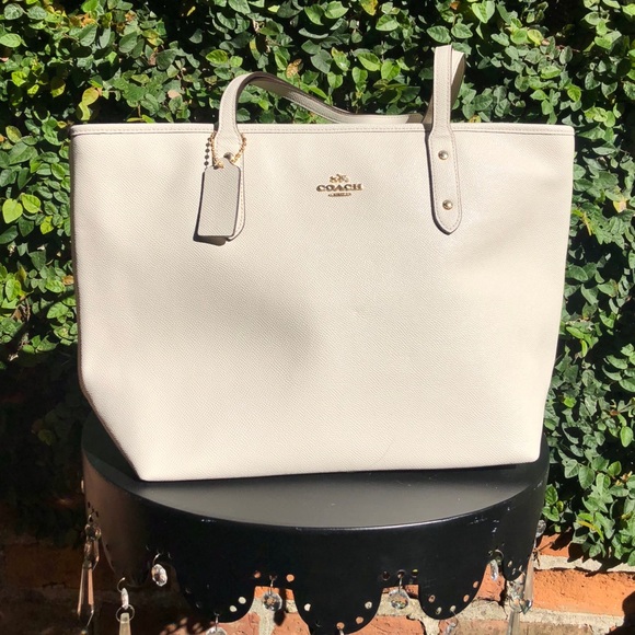 Coach Handbags - ❗️SALE❗️Coach NWT Cream Leather Tote Bag